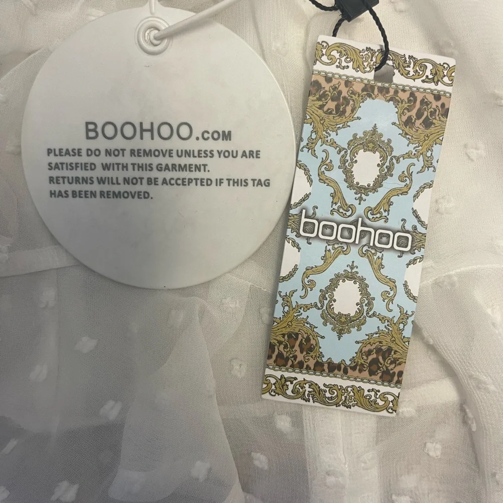 Boohoo Dobby Spot Off Shoulder Long Sleeve Crop Top NWT - Picture 6 of 10